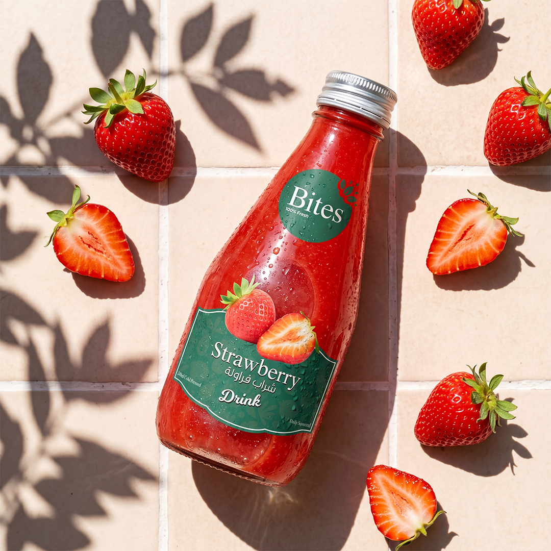 Fresh Strawberry Juice: Cold-Pressed. 240ml :(Glass Bottle)